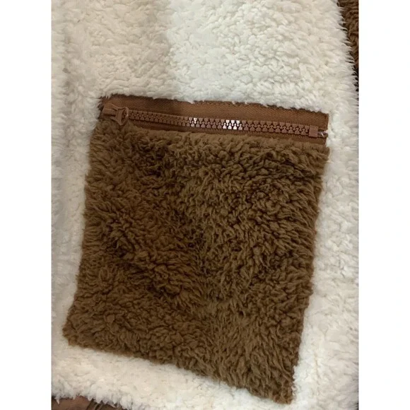 Plush X Revolve Women’s Cream Brown Sherpa Hooded Jacket NEW Size Small - Picture 4 of 10